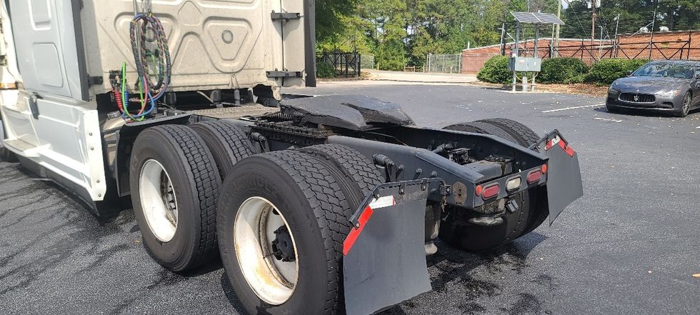 Sleeper Tractor-Heavy Duty Tractors-Freightliner-2021-T12664ST-Atlanta-GA-678,696\n\t\tmiles-$ 50,250 - Image 22