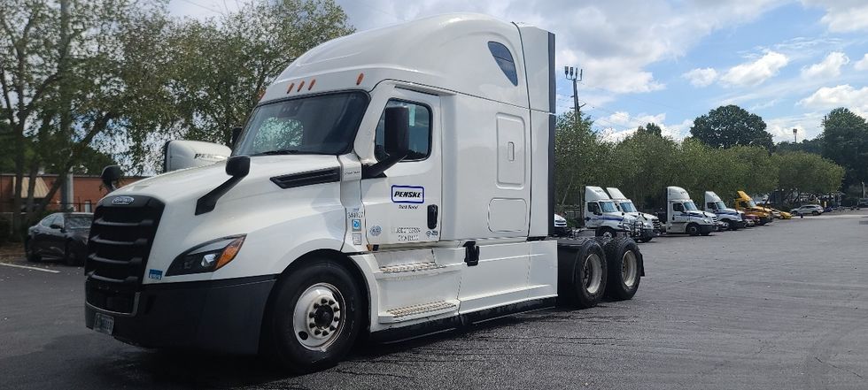 Sleeper Tractor-Heavy Duty Tractors-Freightliner-2021-T12664ST-Atlanta-GA-678,696\n\t\tmiles-$ 50,250 - Image 3