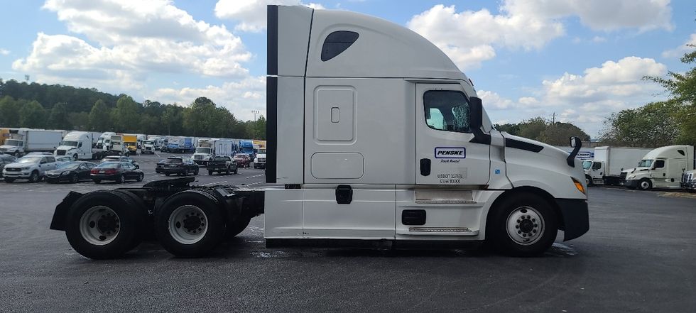 Sleeper Tractor-Heavy Duty Tractors-Freightliner-2021-T12664ST-Atlanta-GA-678,696\n\t\tmiles-$ 50,250 - Image 8