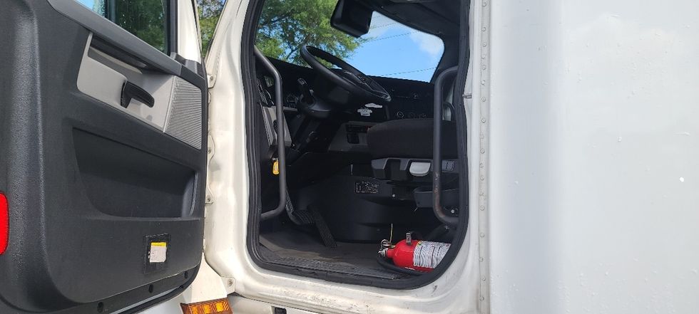 Sleeper Tractor-Heavy Duty Tractors-Freightliner-2021-T12664ST-Atlanta-GA-678,696\n\t\tmiles-$ 50,250 - Image 9