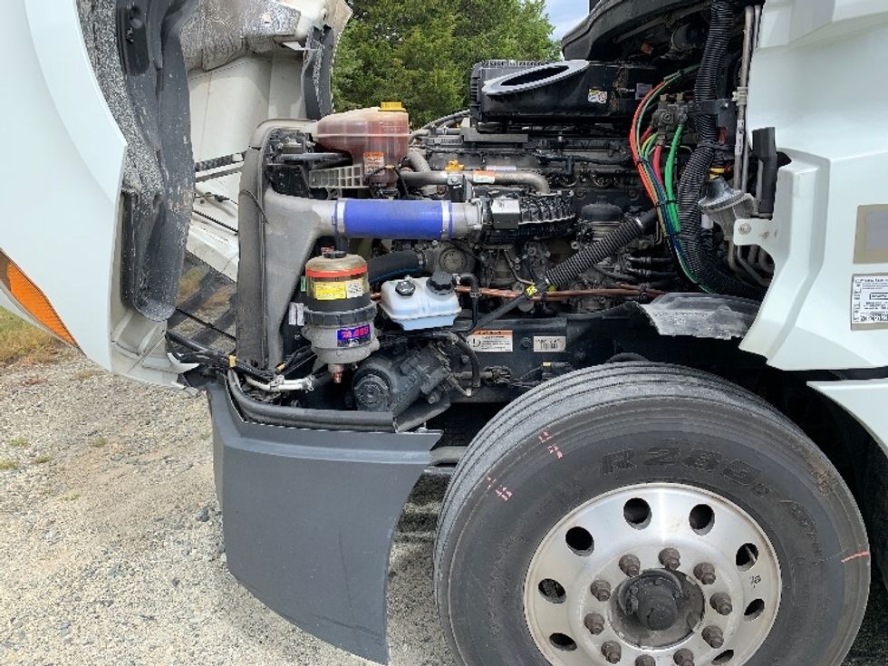 Sleeper Tractor-Heavy Duty Tractors-Freightliner-2021-T12664ST-Auburn-ME-440,810\n\t\tmiles-$ 70,250 - Image 21