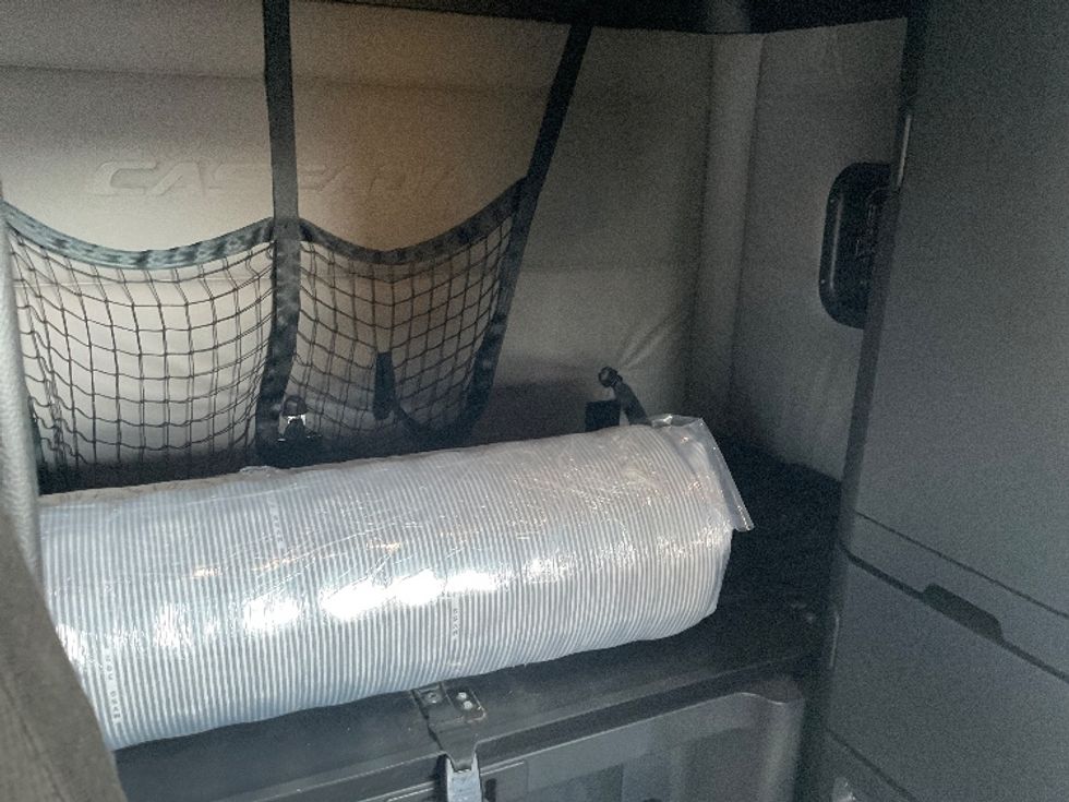 Sleeper Tractor-Heavy Duty Tractors-Freightliner-2021-T12664ST-Augusta-GA-442,201\n\t\tmiles-$ 72,250 - Image 18