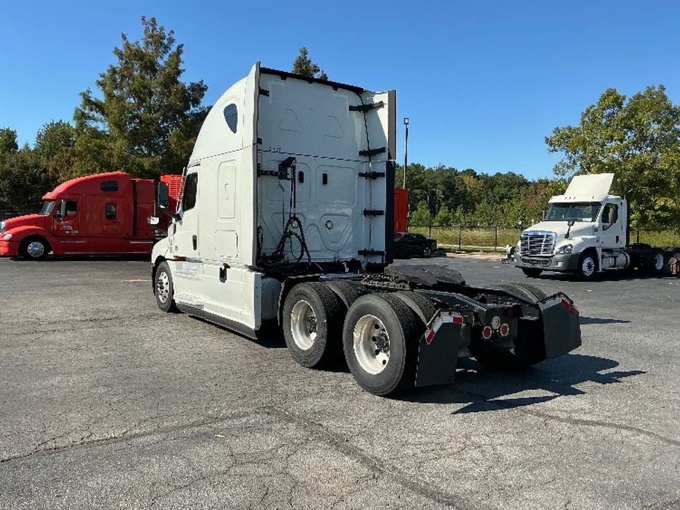 Sleeper Tractor-Heavy Duty Tractors-Freightliner-2021-T12664ST-Augusta-GA-442,201\n\t\tmiles-$ 72,250 - Image 5