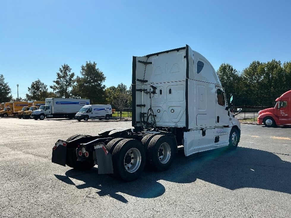 Sleeper Tractor-Heavy Duty Tractors-Freightliner-2021-T12664ST-Augusta-GA-442,201\n\t\tmiles-$ 72,250 - Image 7