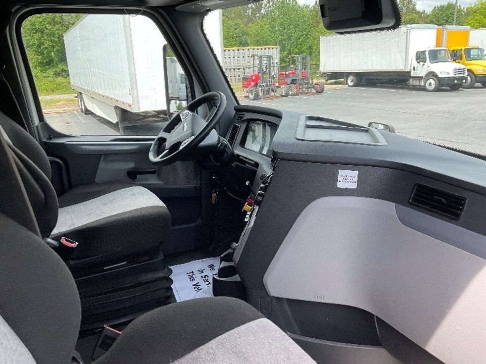 Sleeper Tractor-Heavy Duty Tractors-Freightliner-2021-T12664ST-Augusta-GA-463,525\n\t\tmiles-$ 70,250 - Image 15