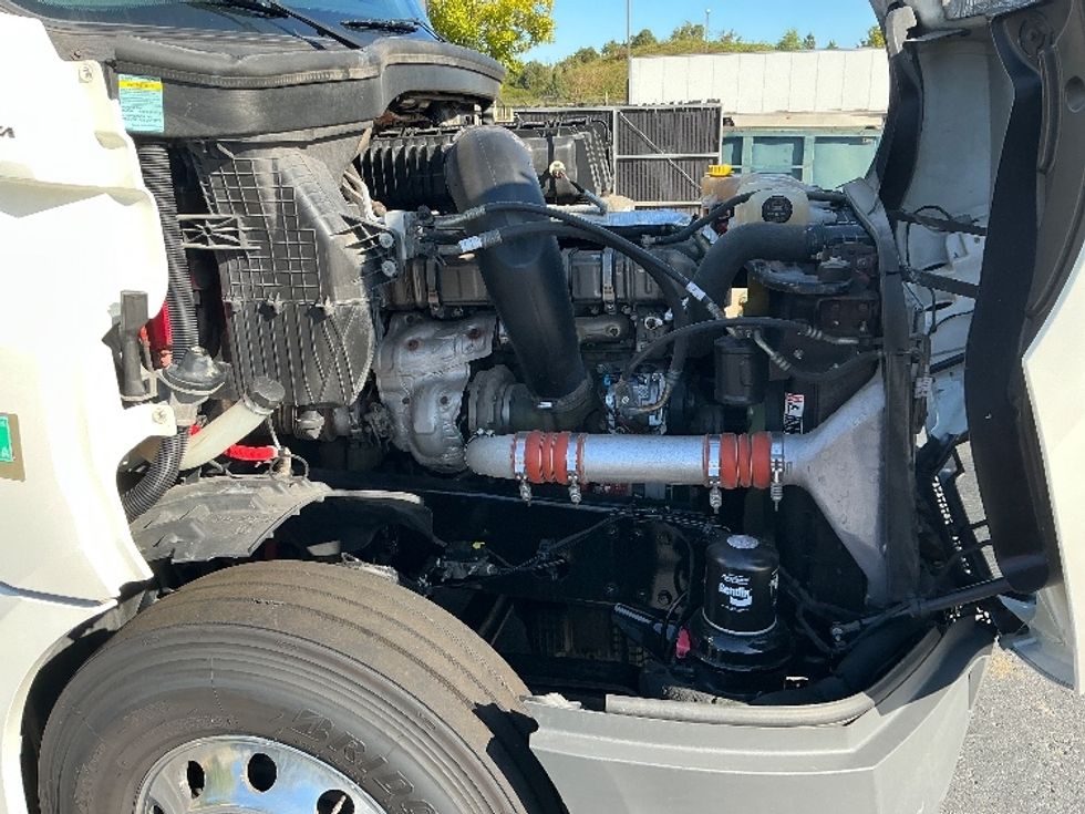 Sleeper Tractor-Heavy Duty Tractors-Freightliner-2021-T12664ST-Augusta-GA-527,429\n\t\tmiles-$ 75,500 - Image 19