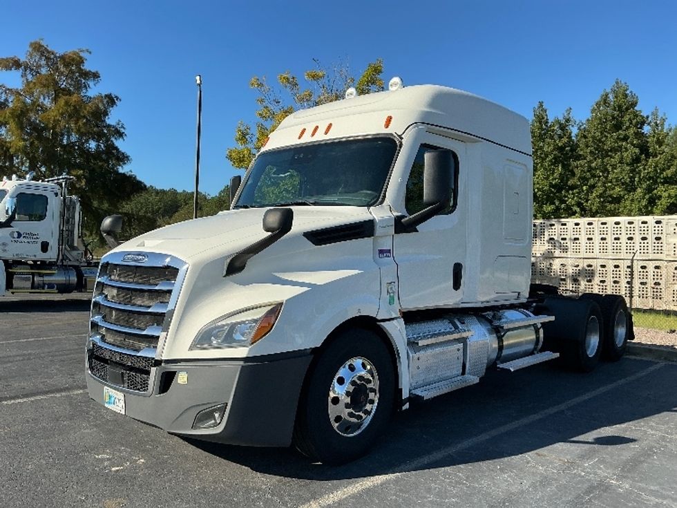 Sleeper Tractor-Heavy Duty Tractors-Freightliner-2021-T12664ST-Augusta-GA-527,429\n\t\tmiles-$ 75,500 - Image 3