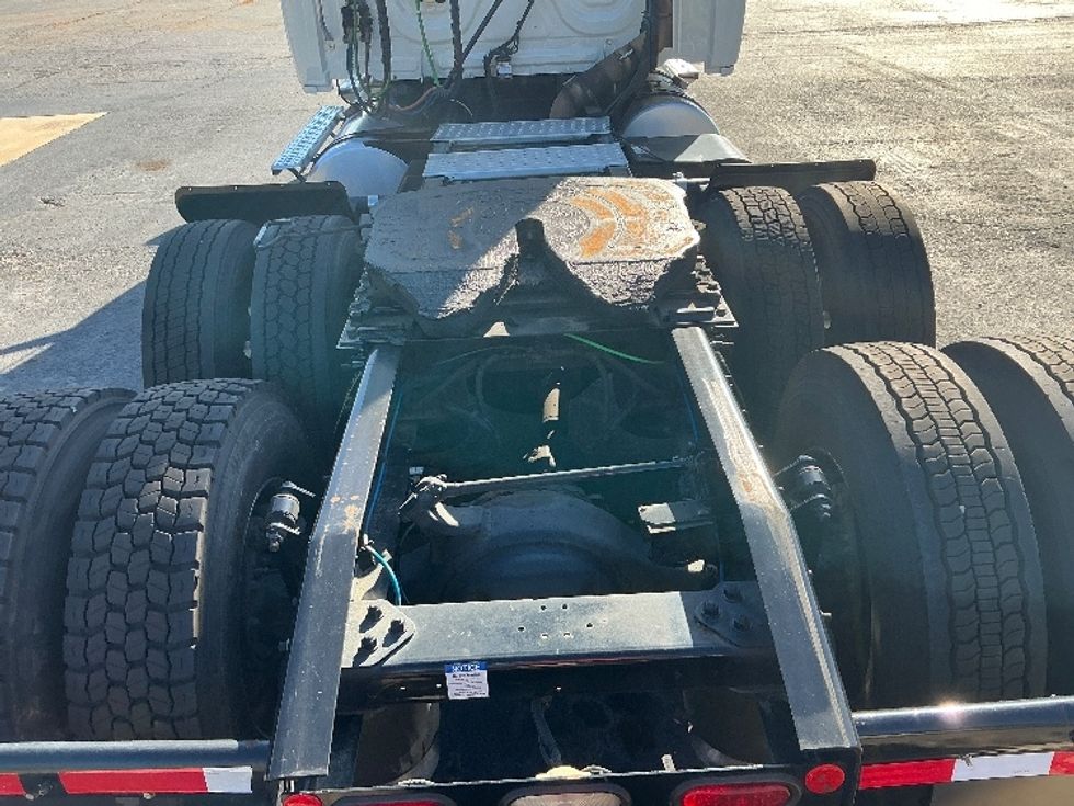 Sleeper Tractor-Heavy Duty Tractors-Freightliner-2021-T12664ST-Augusta-GA-527,429\n\t\tmiles-$ 75,500 - Image 6