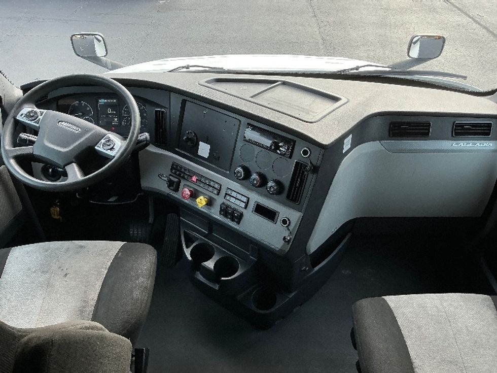 Sleeper Tractor-Heavy Duty Tractors-Freightliner-2021-T12664ST-Augusta-GA-592,314\n\t\tmiles-$ 56,750 - Image 12