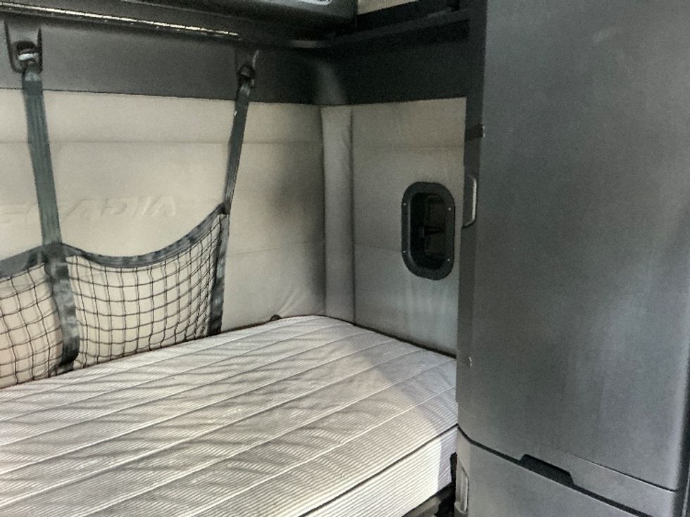 Sleeper Tractor-Heavy Duty Tractors-Freightliner-2021-T12664ST-Augusta-GA-592,314\n\t\tmiles-$ 56,750 - Image 17