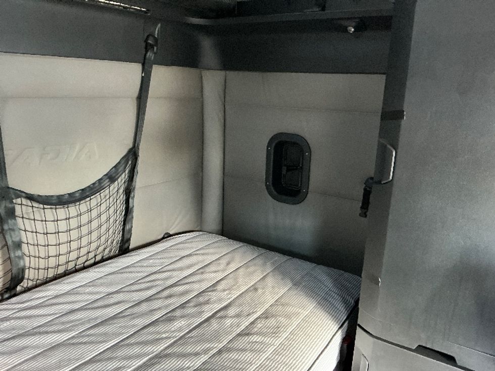 Sleeper Tractor-Heavy Duty Tractors-Freightliner-2021-T12664ST-Augusta-GA-592,314\n\t\tmiles-$ 56,750 - Image 18