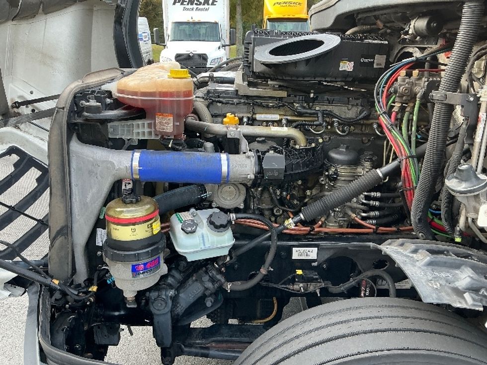 Sleeper Tractor-Heavy Duty Tractors-Freightliner-2021-T12664ST-Augusta-GA-592,314\n\t\tmiles-$ 56,750 - Image 21