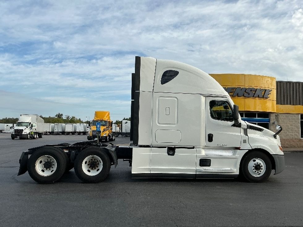 Sleeper Tractor-Heavy Duty Tractors-Freightliner-2021-T12664ST-Augusta-GA-592,314\n\t\tmiles-$ 56,750 - Image 8