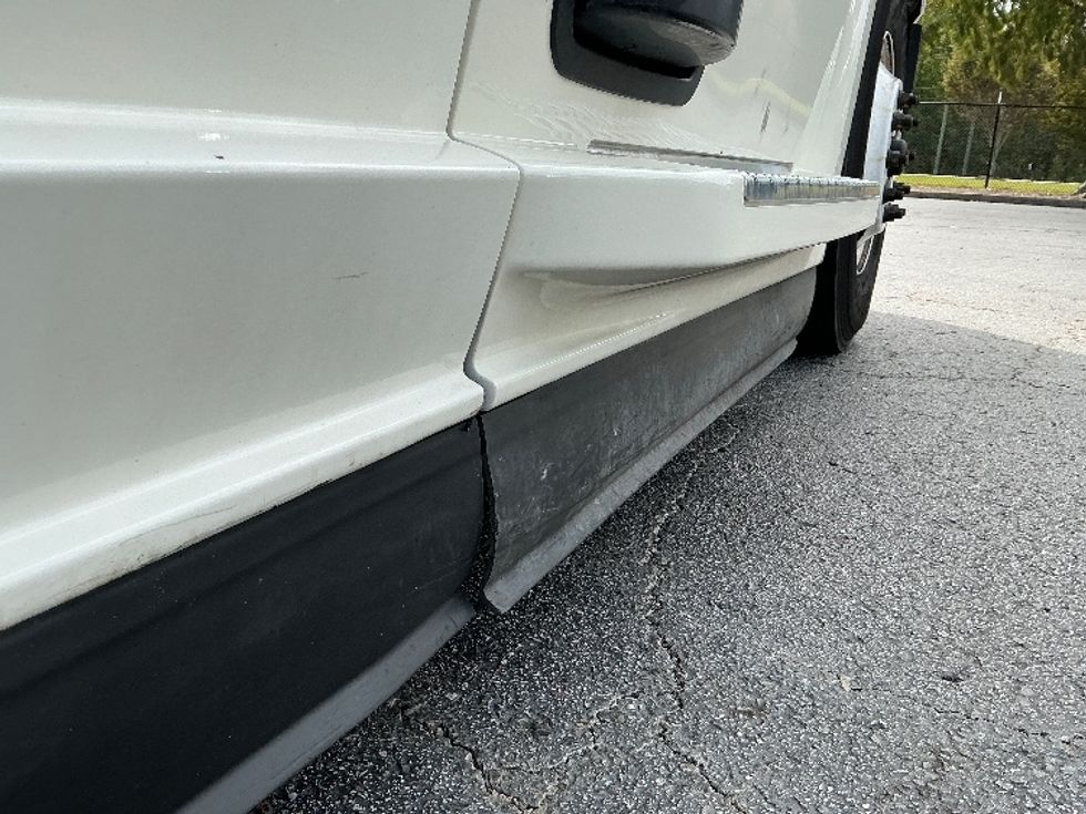 Sleeper Tractor-Heavy Duty Tractors-Freightliner-2021-T12664ST-Augusta-GA-634,318\n\t\tmiles-$ 53,000 - Image 25