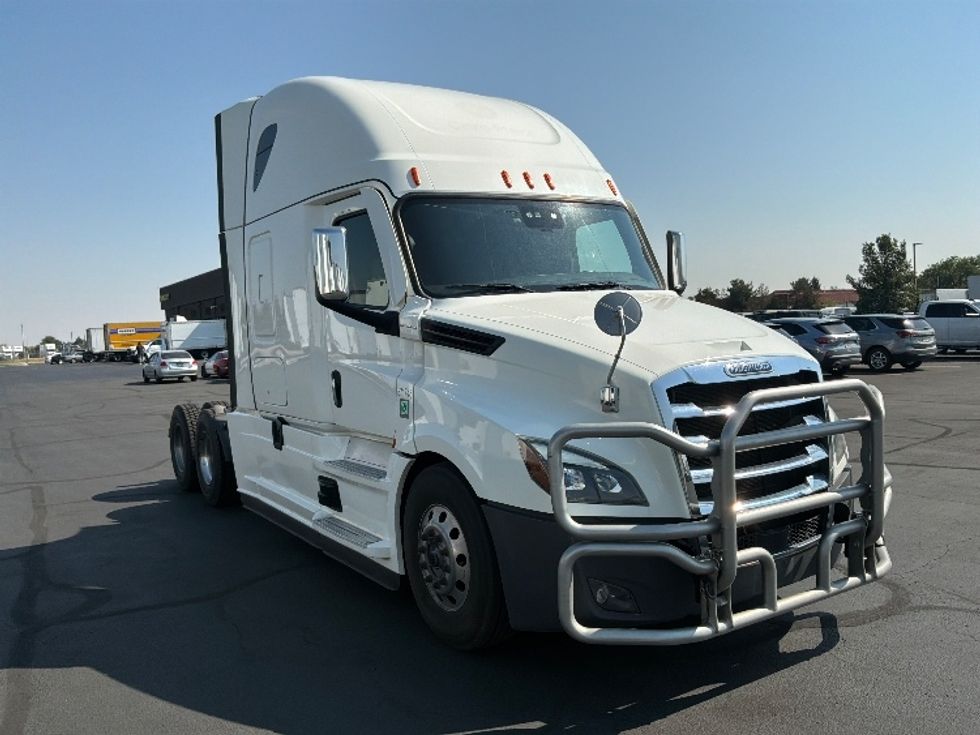 Sleeper Tractor-Heavy Duty Tractors-Freightliner-2021-T12664ST-Aurora-CO-325,728\n\t\tmiles-$ 85,750 - Image 1