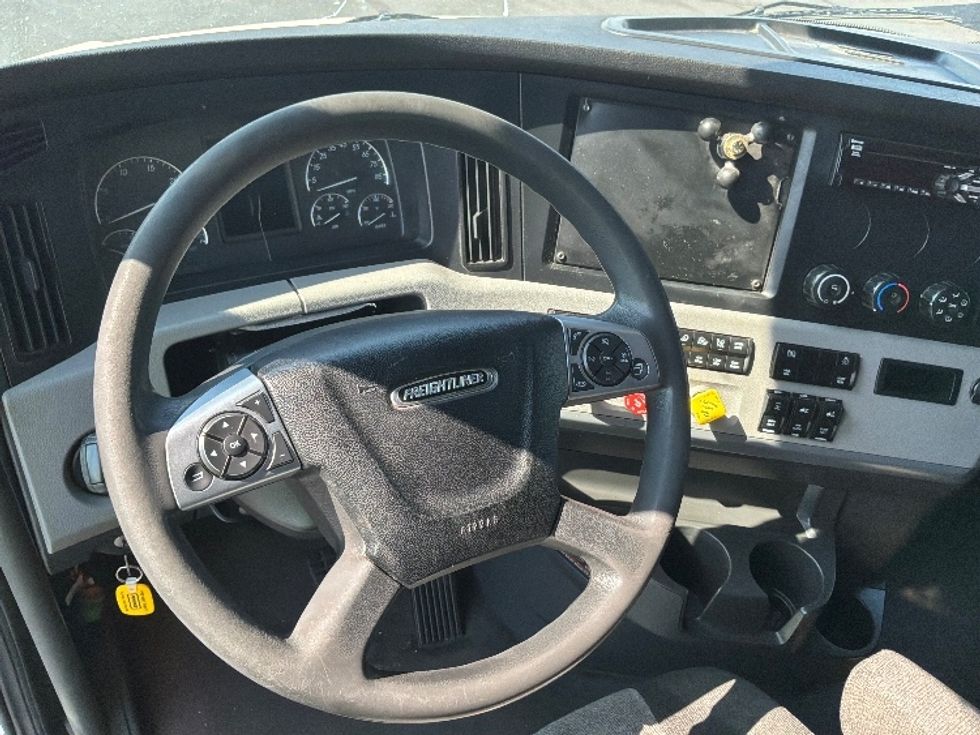 Sleeper Tractor-Heavy Duty Tractors-Freightliner-2021-T12664ST-Aurora-CO-325,728\n\t\tmiles-$ 85,750 - Image 10