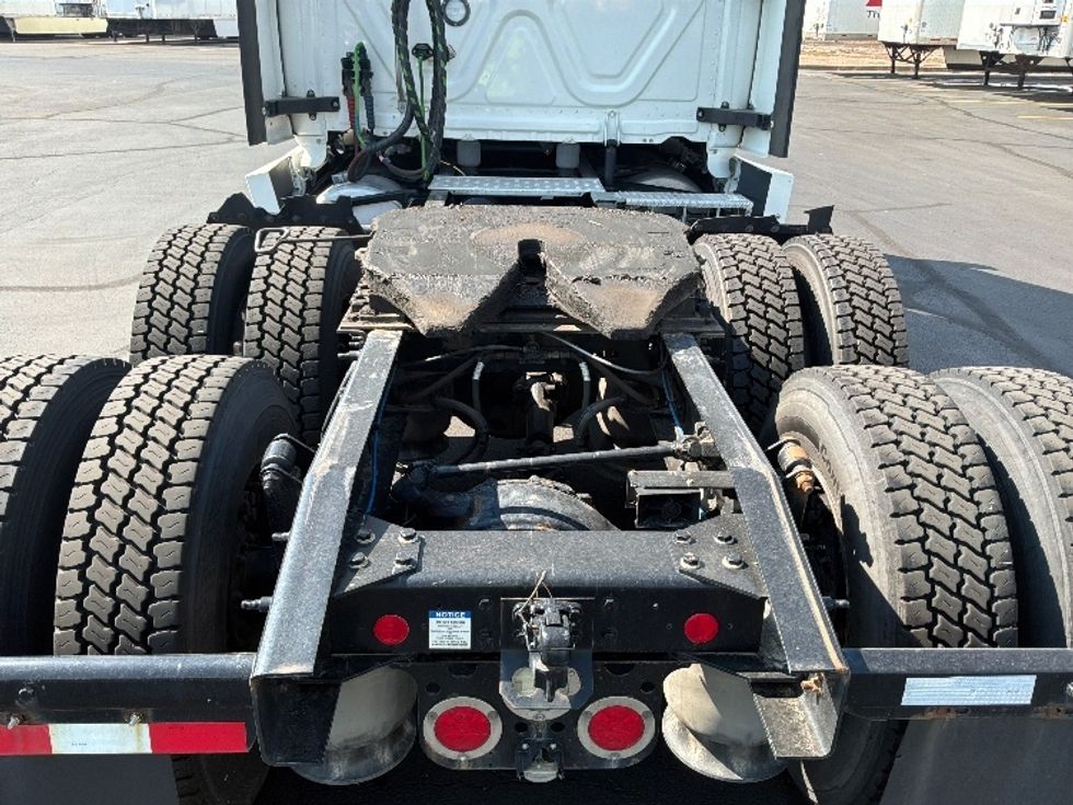 Sleeper Tractor-Heavy Duty Tractors-Freightliner-2021-T12664ST-Aurora-CO-325,728\n\t\tmiles-$ 85,750 - Image 6