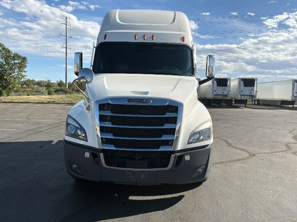 Sleeper Tractor-Heavy Duty Tractors-Freightliner-2021-T12664ST-Aurora-CO-370,870\n\t\tmiles-$ 87,500 - Image 2