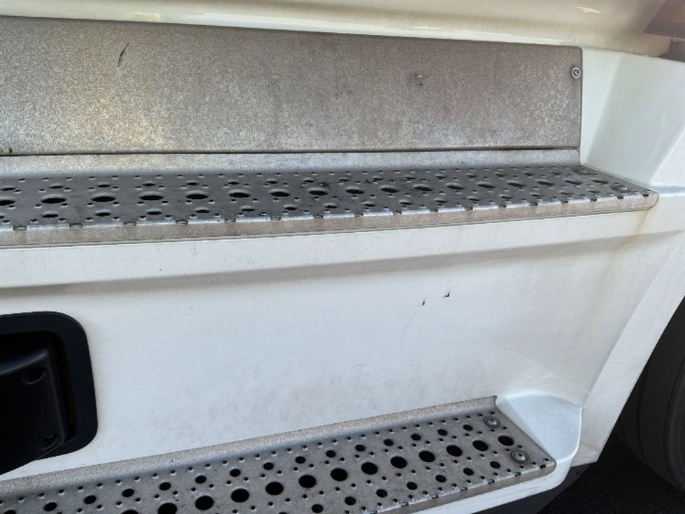 Sleeper Tractor-Heavy Duty Tractors-Freightliner-2021-T12664ST-Aurora-CO-370,870\n\t\tmiles-$ 87,500 - Image 24