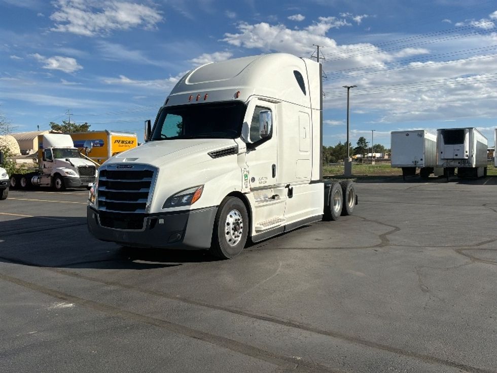 Sleeper Tractor-Heavy Duty Tractors-Freightliner-2021-T12664ST-Aurora-CO-370,870\n\t\tmiles-$ 87,500 - Image 3