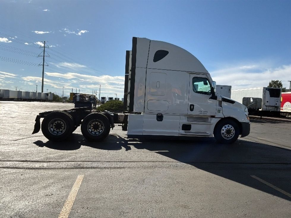 Sleeper Tractor-Heavy Duty Tractors-Freightliner-2021-T12664ST-Aurora-CO-370,870\n\t\tmiles-$ 87,500 - Image 8