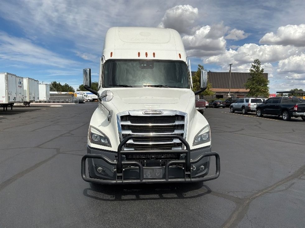 Sleeper Tractor-Heavy Duty Tractors-Freightliner-2021-T12664ST-Aurora-CO-401,538\n\t\tmiles-$ 85,750 - Image 2