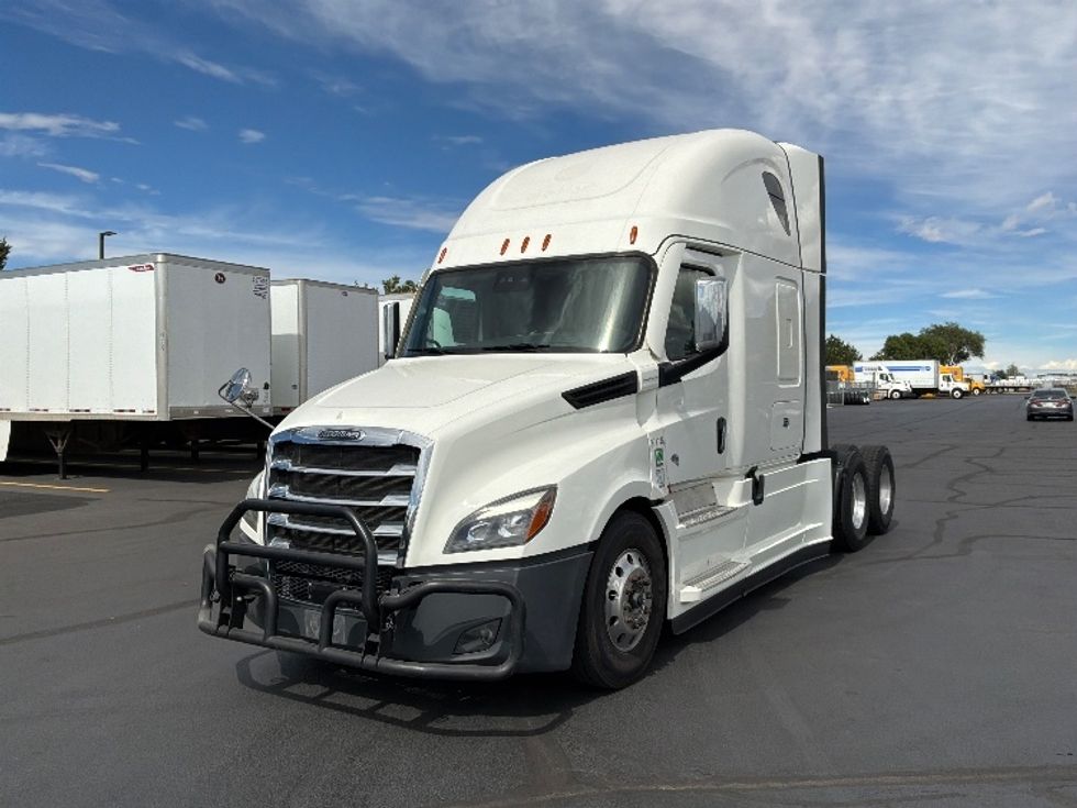 Sleeper Tractor-Heavy Duty Tractors-Freightliner-2021-T12664ST-Aurora-CO-401,538\n\t\tmiles-$ 85,750 - Image 3