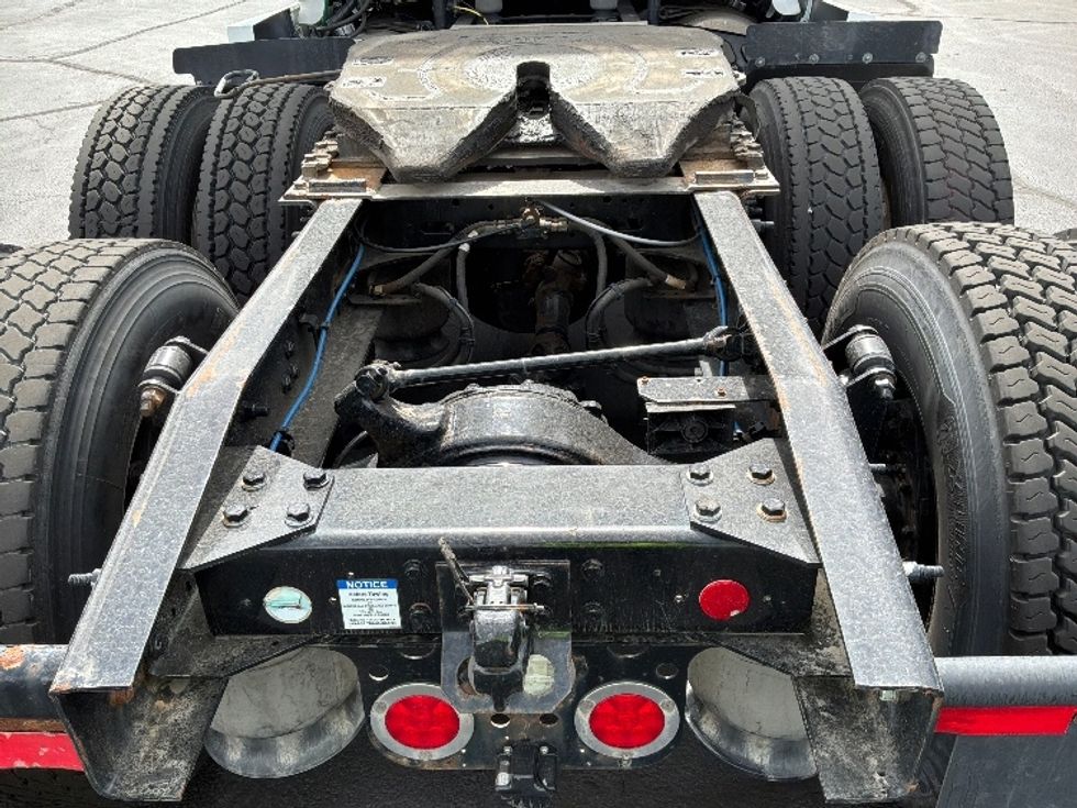 Sleeper Tractor-Heavy Duty Tractors-Freightliner-2021-T12664ST-Aurora-CO-401,538\n\t\tmiles-$ 85,750 - Image 6
