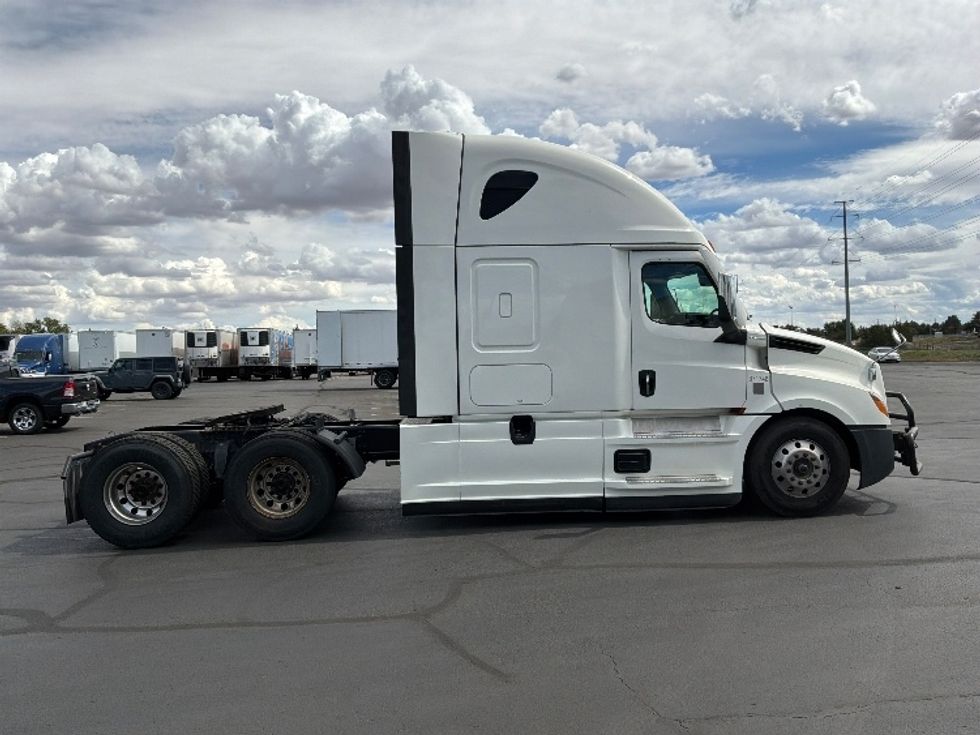 Sleeper Tractor-Heavy Duty Tractors-Freightliner-2021-T12664ST-Aurora-CO-401,538\n\t\tmiles-$ 85,750 - Image 8