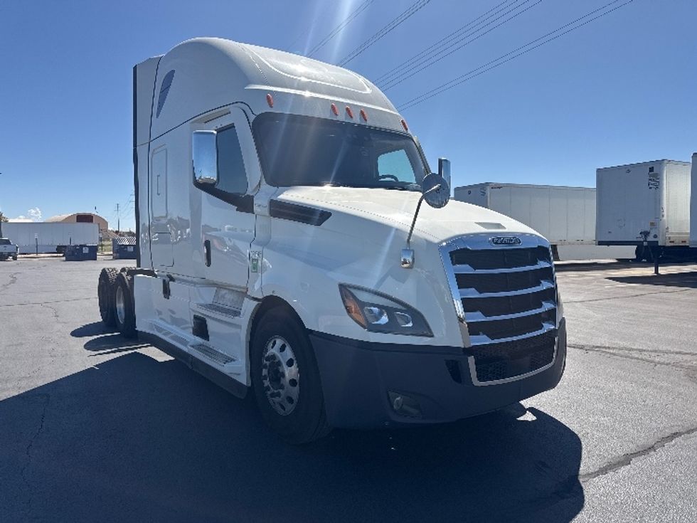 Sleeper Tractor-Heavy Duty Tractors-Freightliner-2021-T12664ST-Aurora-CO-414,273\n\t\tmiles-$ 85,000 - Image 1