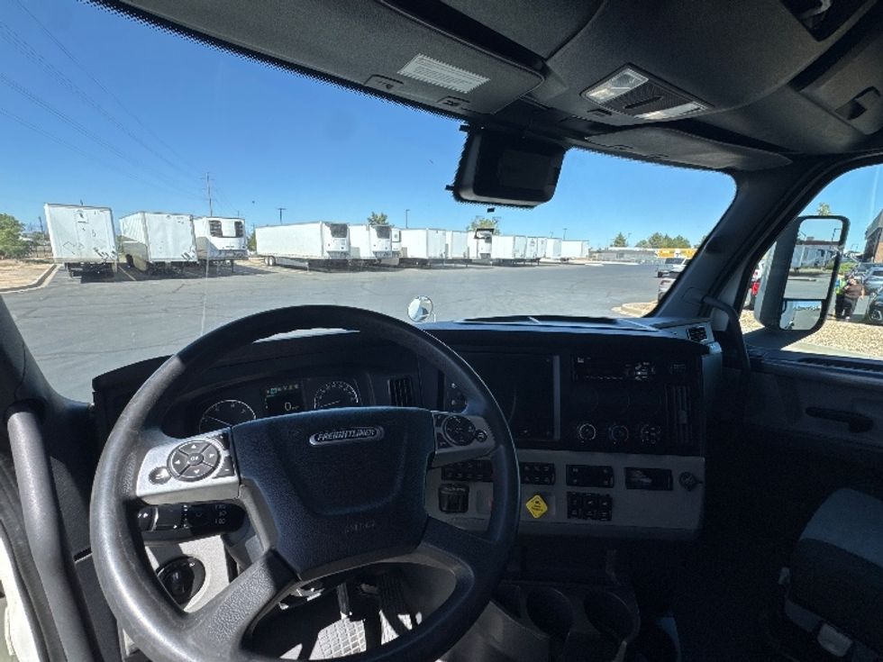 Sleeper Tractor-Heavy Duty Tractors-Freightliner-2021-T12664ST-Aurora-CO-414,273\n\t\tmiles-$ 85,000 - Image 10