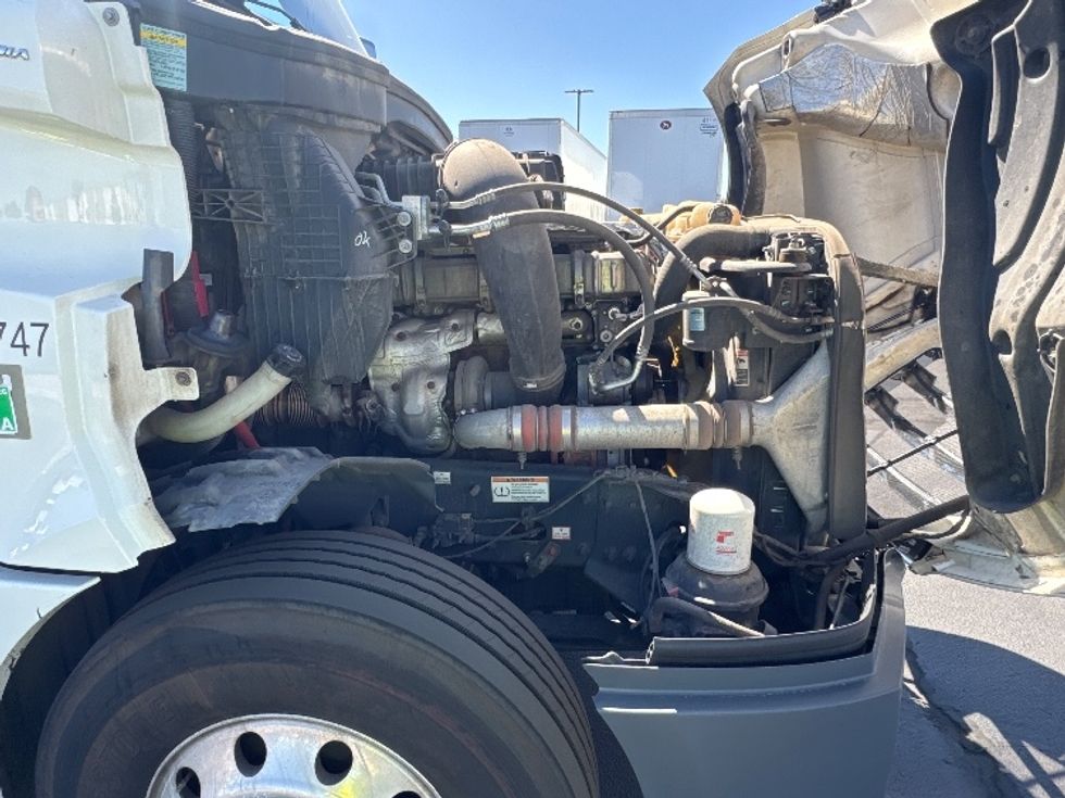 Sleeper Tractor-Heavy Duty Tractors-Freightliner-2021-T12664ST-Aurora-CO-414,273\n\t\tmiles-$ 85,000 - Image 20
