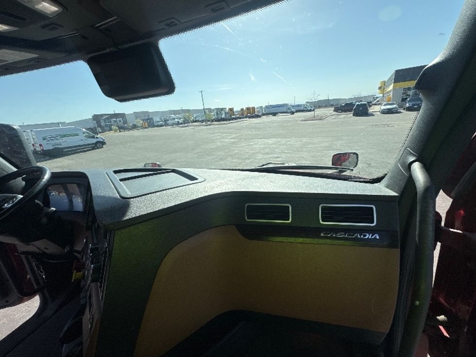 Sleeper Tractor-Heavy Duty Tractors-Freightliner-2021-T12664ST-Aurora-CO-458,981\n\t\tmiles-$ 75,500 - Image 14