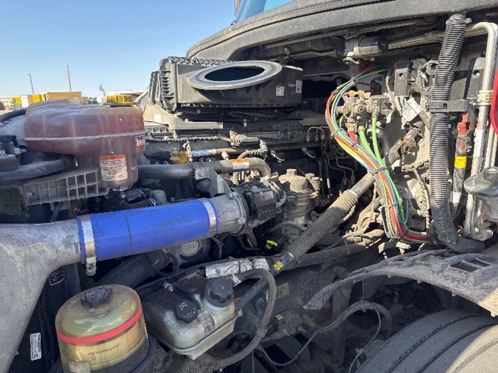 Sleeper Tractor-Heavy Duty Tractors-Freightliner-2021-T12664ST-Aurora-CO-458,981\n\t\tmiles-$ 75,500 - Image 21