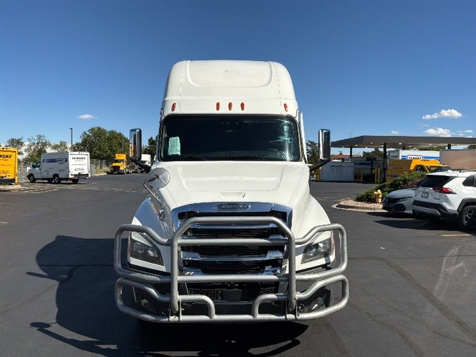 Sleeper Tractor-Heavy Duty Tractors-Freightliner-2021-T12664ST-Aurora-CO-488,964\n\t\tmiles-$ 75,500 - Image 2