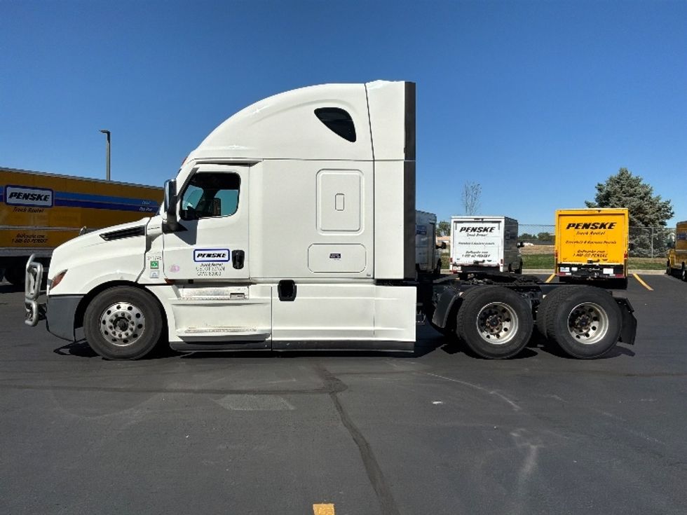 Sleeper Tractor-Heavy Duty Tractors-Freightliner-2021-T12664ST-Aurora-CO-488,964\n\t\tmiles-$ 75,500 - Image 4