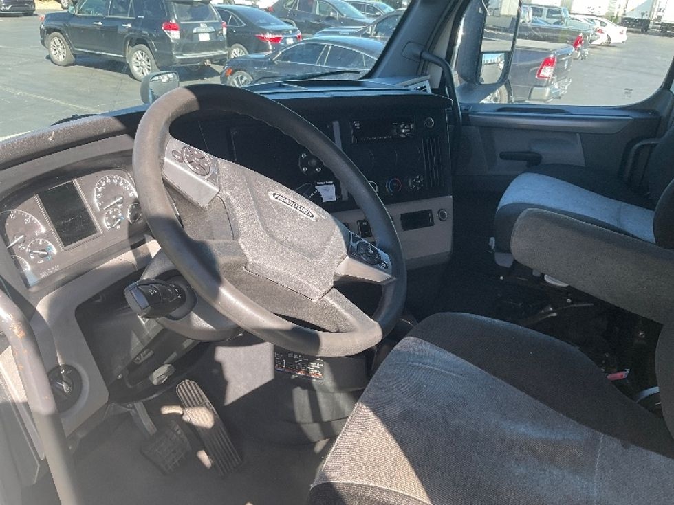 Sleeper Tractor-Heavy Duty Tractors-Freightliner-2021-T12664ST-Aurora-CO-674,624\n\t\tmiles-$ 54,500 - Image 10