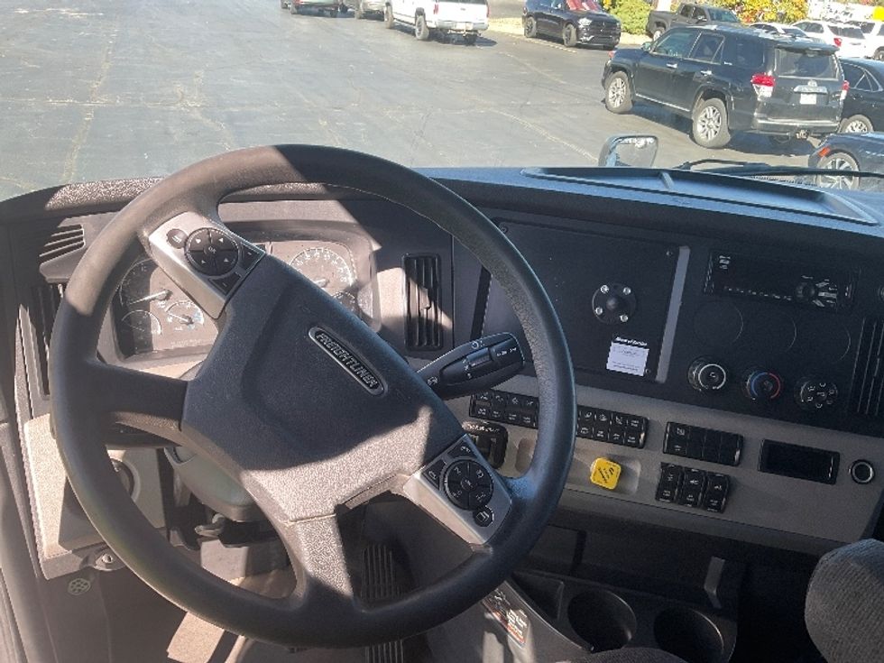 Sleeper Tractor-Heavy Duty Tractors-Freightliner-2021-T12664ST-Aurora-CO-674,624\n\t\tmiles-$ 54,500 - Image 11