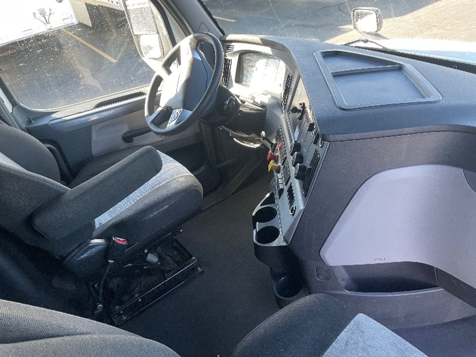 Sleeper Tractor-Heavy Duty Tractors-Freightliner-2021-T12664ST-Aurora-CO-674,624\n\t\tmiles-$ 54,500 - Image 15