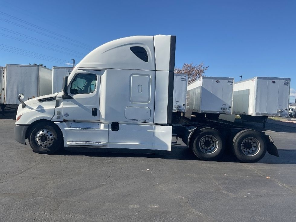 Sleeper Tractor-Heavy Duty Tractors-Freightliner-2021-T12664ST-Aurora-CO-674,624\n\t\tmiles-$ 54,500 - Image 4