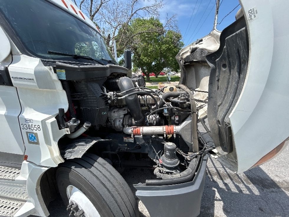 Sleeper Tractor-Heavy Duty Tractors-Freightliner-2021-T12664ST-Bakersfield-CA-662,309\n\t\tmiles-$ 55,000 - Image 20