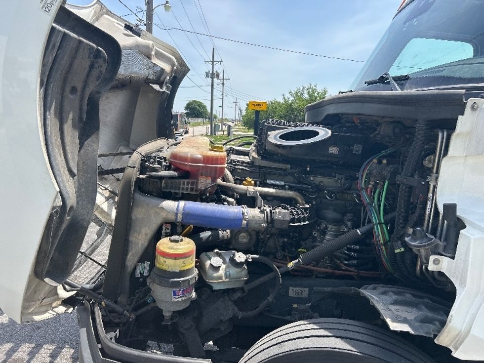 Sleeper Tractor-Heavy Duty Tractors-Freightliner-2021-T12664ST-Bakersfield-CA-662,309\n\t\tmiles-$ 55,000 - Image 21