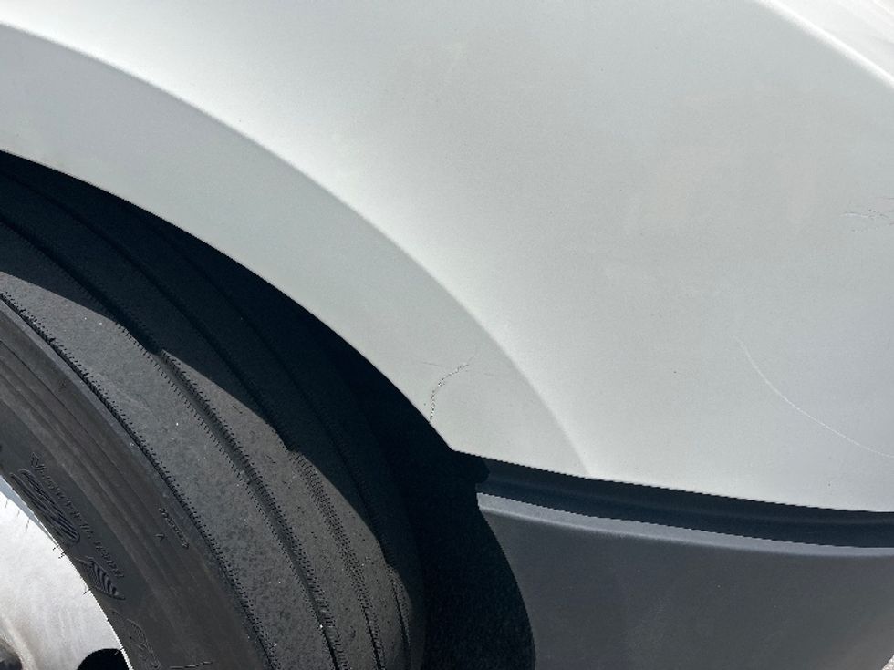 Sleeper Tractor-Heavy Duty Tractors-Freightliner-2021-T12664ST-Bakersfield-CA-662,309\n\t\tmiles-$ 55,000 - Image 24