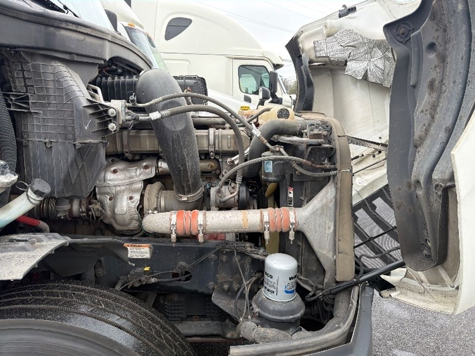 Sleeper Tractor-Heavy Duty Tractors-Freightliner-2021-T12664ST-Baltimore-MD-431,869\n\t\tmiles-$ 68,500 - Image 20