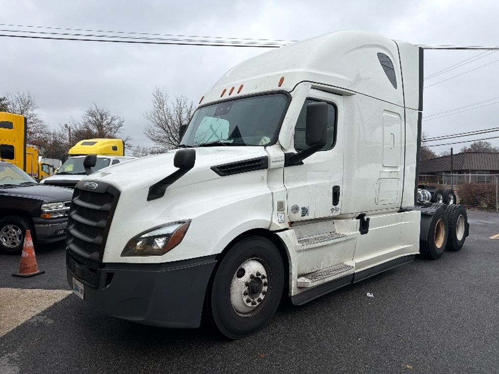 Sleeper Tractor-Heavy Duty Tractors-Freightliner-2021-T12664ST-Baltimore-MD-431,869\n\t\tmiles-$ 68,500 - Image 3