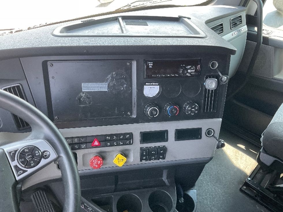 Sleeper Tractor-Heavy Duty Tractors-Freightliner-2021-T12664ST-Baltimore-MD-525,501\n\t\tmiles-$ 64,750 - Image 12