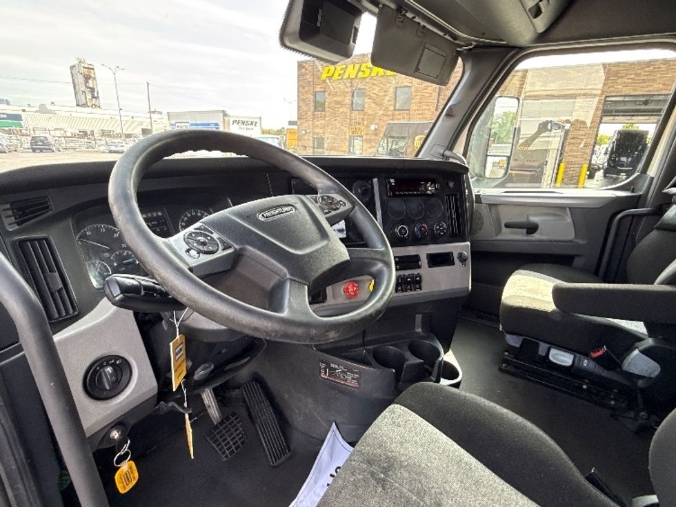 Sleeper Tractor-Heavy Duty Tractors-Freightliner-2021-T12664ST-Baltimore-MD-709,930\n\t\tmiles-$ 45,250 - Image 10