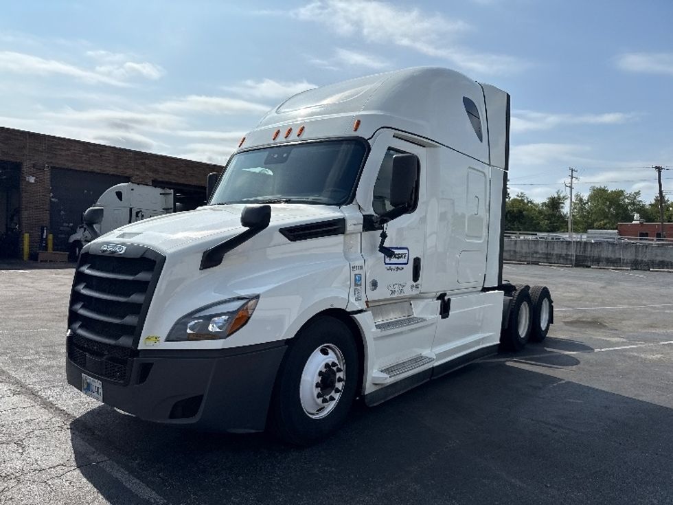 Sleeper Tractor-Heavy Duty Tractors-Freightliner-2021-T12664ST-Baltimore-MD-709,930\n\t\tmiles-$ 45,250 - Image 3