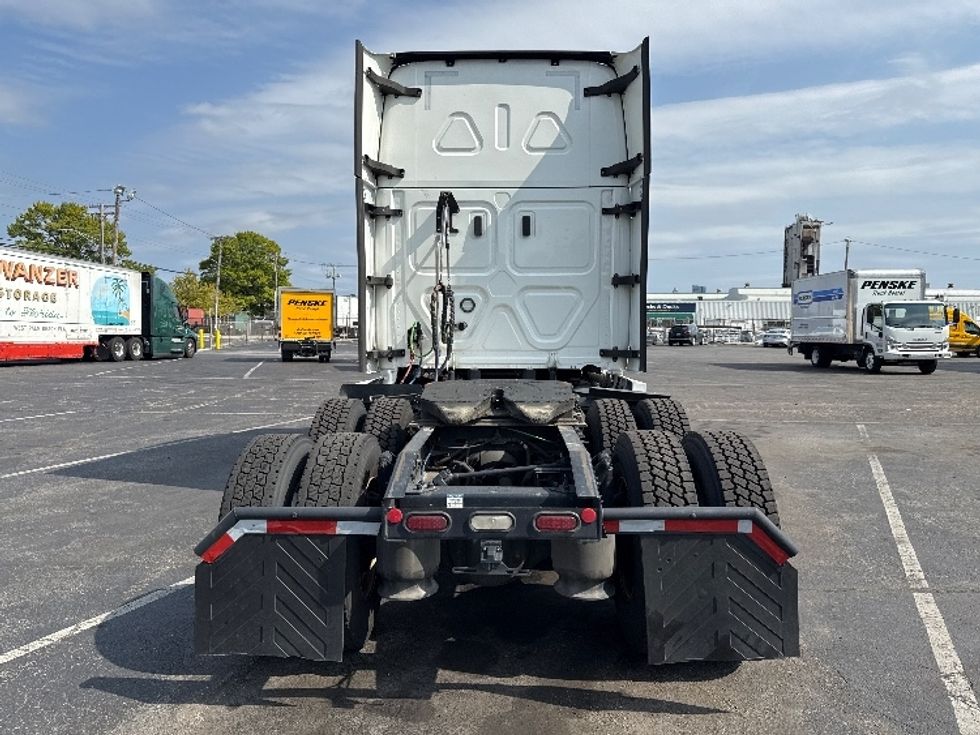 Sleeper Tractor-Heavy Duty Tractors-Freightliner-2021-T12664ST-Baltimore-MD-709,930\n\t\tmiles-$ 45,250 - Image 6