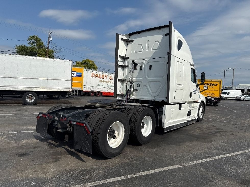 Sleeper Tractor-Heavy Duty Tractors-Freightliner-2021-T12664ST-Baltimore-MD-709,930\n\t\tmiles-$ 45,250 - Image 7